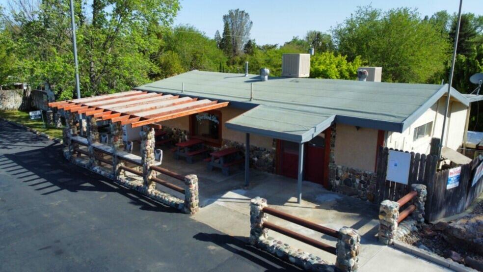 21785 Bend Ferry Road Red Bluff, CA 96080 - Photo 5 of 46 21785-bend-ferry-rd-red-bluff-photo-10-o