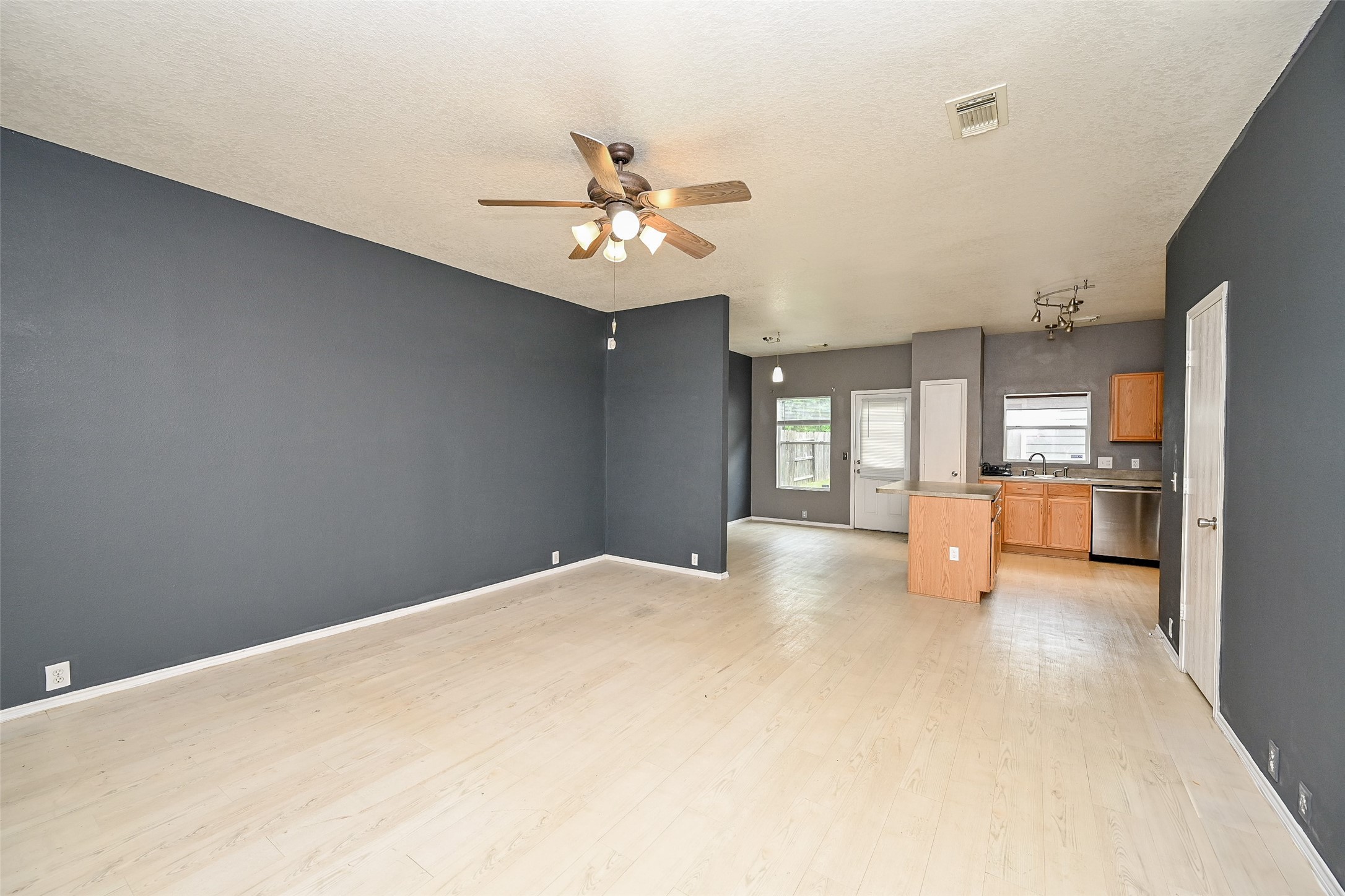 23850 Pebworth Place Spring, TX 77373 - Photo 4 of 18 Gallery Image 4