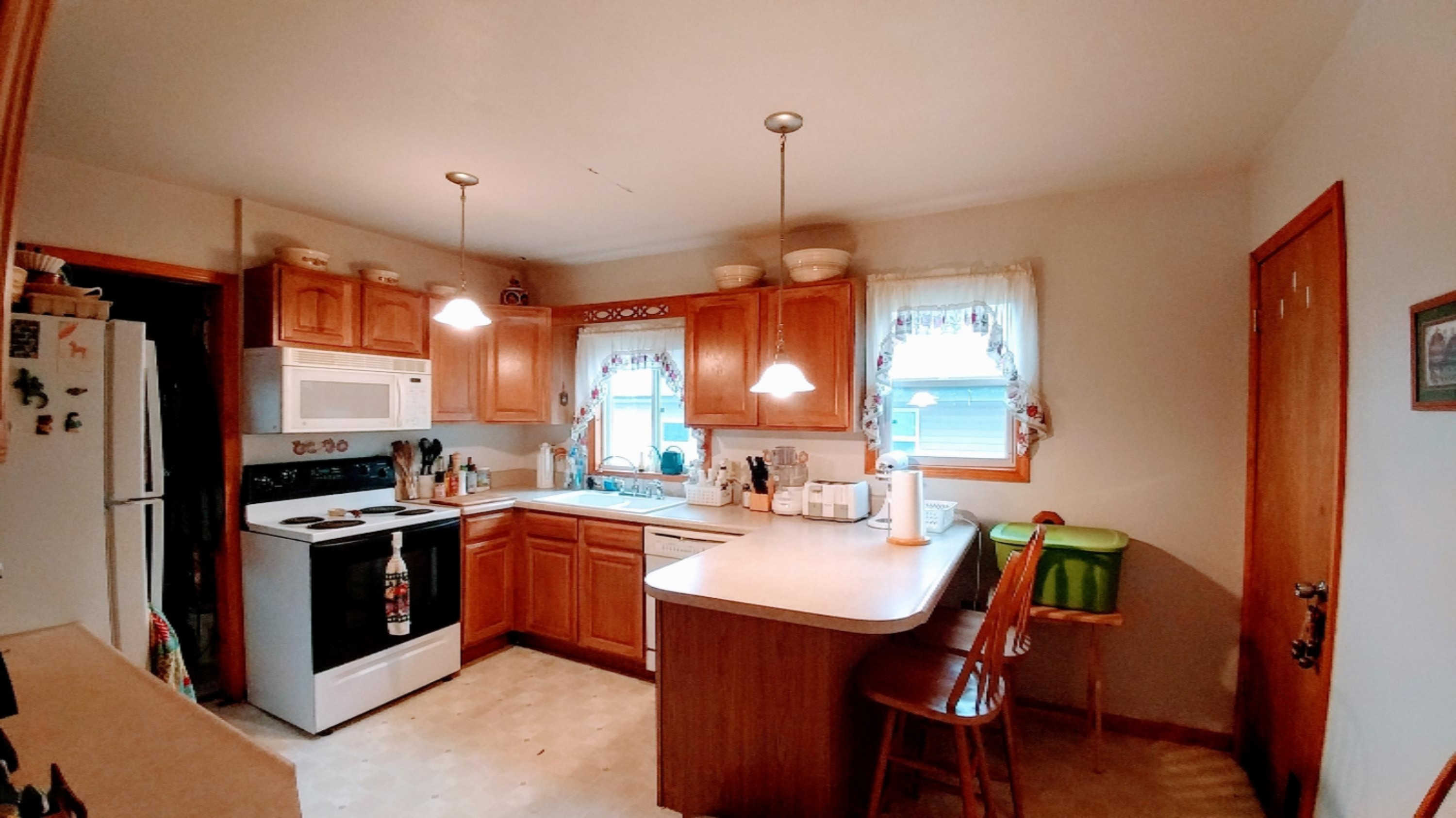 641 South Hooker Avenue Three Rivers, MI 49093 - Photo 2 of 9 0320191656