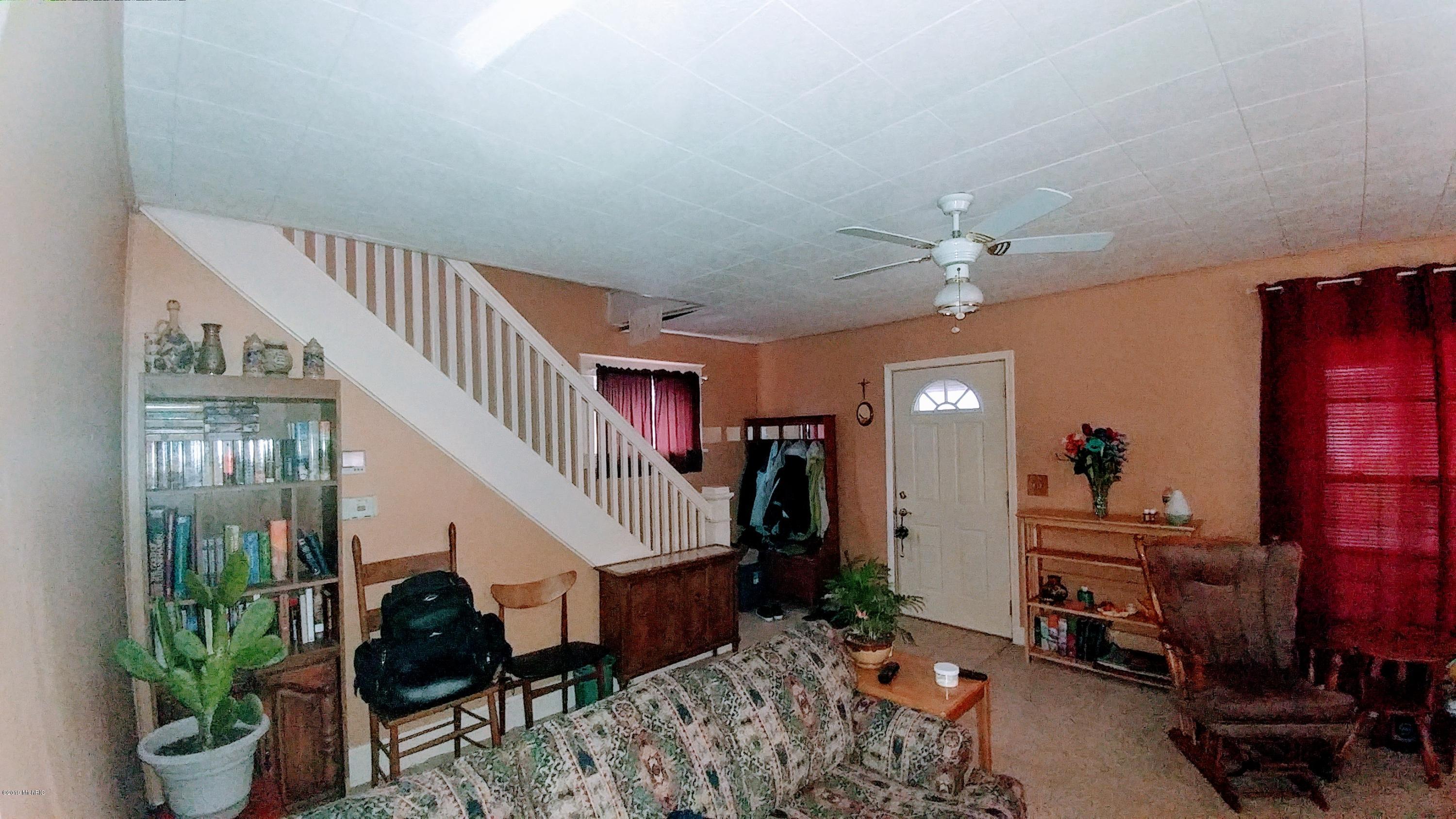 641 South Hooker Avenue Three Rivers, MI 49093 - Photo 6 of 9 0320191645