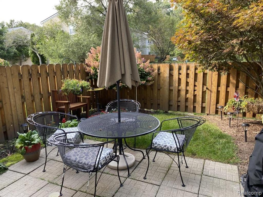 1020 Larson Court Rochester Hills, MI 48307 - Photo 15 of 16