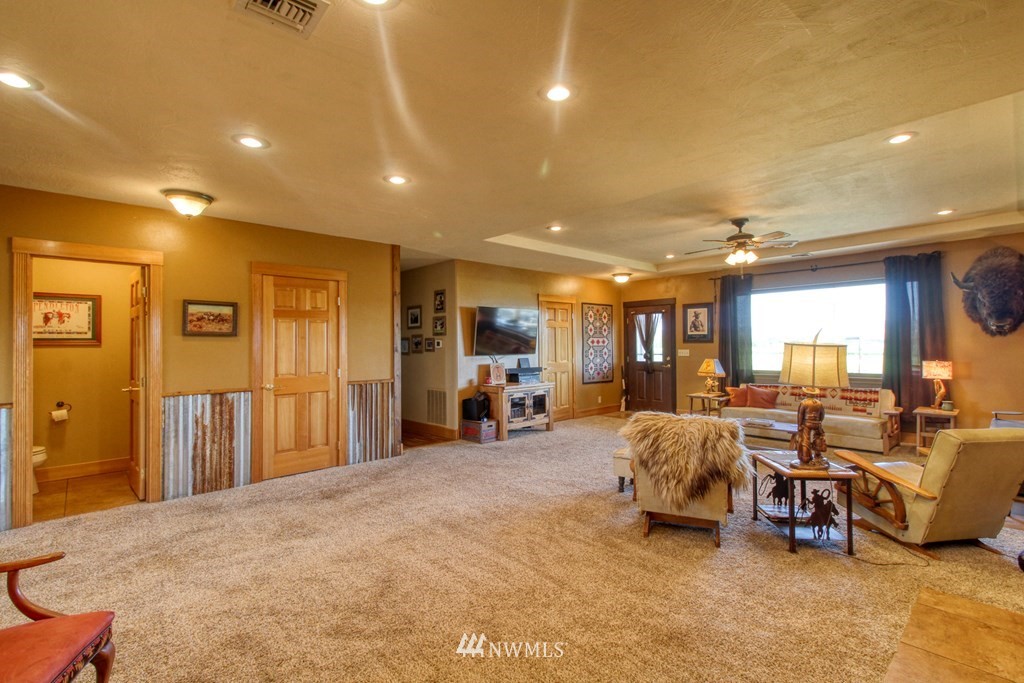 108 Larrabee Road Touchet, WA 99360 - Photo 8 of 36