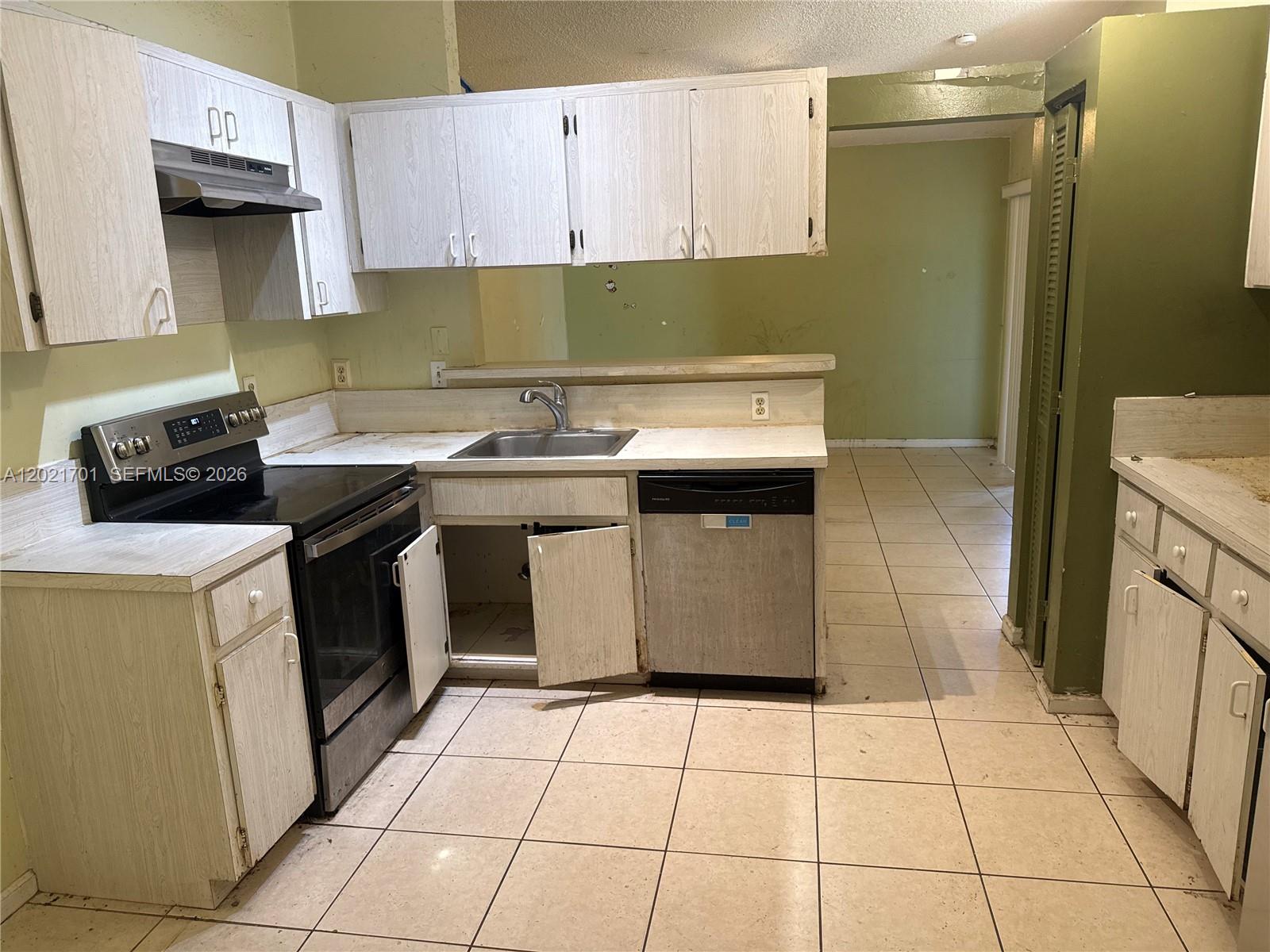 6014 Northwest 78th Way Tamarac, FL 33321 - Photo 10 of 19