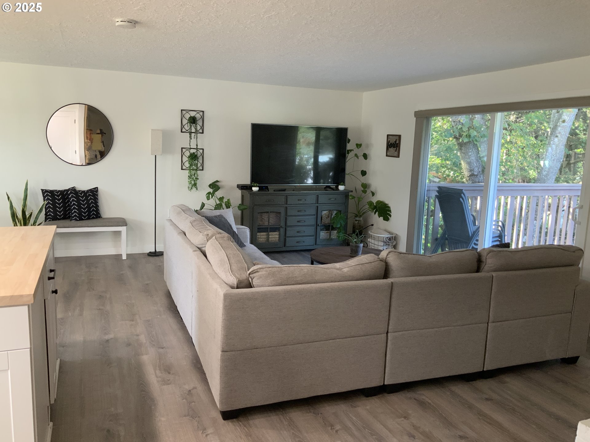 1427 Southwest 24th Street Troutdale, OR 97060 - Photo 12 of 29 Bedroom