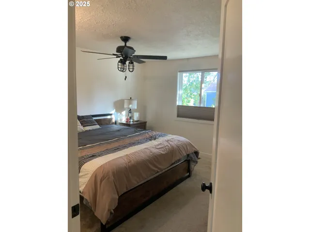 $529,900 | 1427 Southwest 24th Street, Troutdale, OR 97060