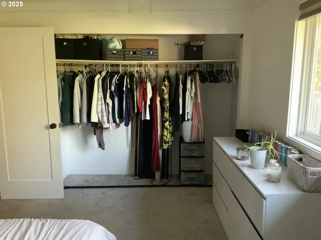 $529,900 | 1427 Southwest 24th Street, Troutdale, OR 97060