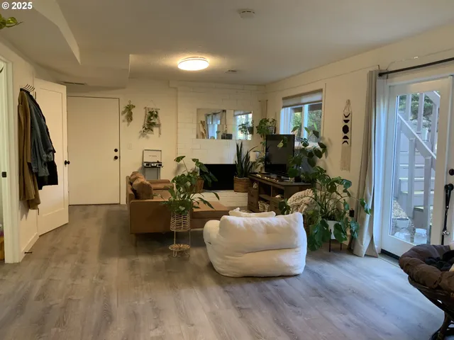 $529,900 | 1427 Southwest 24th Street, Troutdale, OR 97060