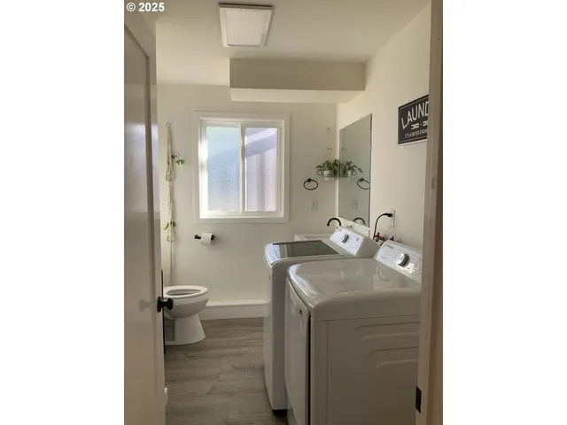 $529,900 | 1427 Southwest 24th Street, Troutdale, OR 97060