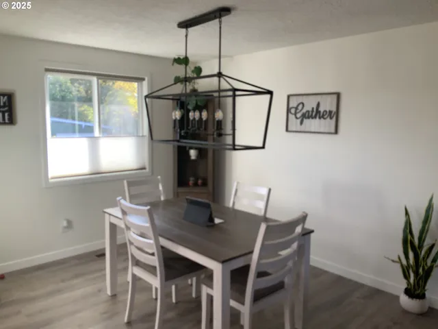 $529,900 | 1427 Southwest 24th Street, Troutdale, OR 97060