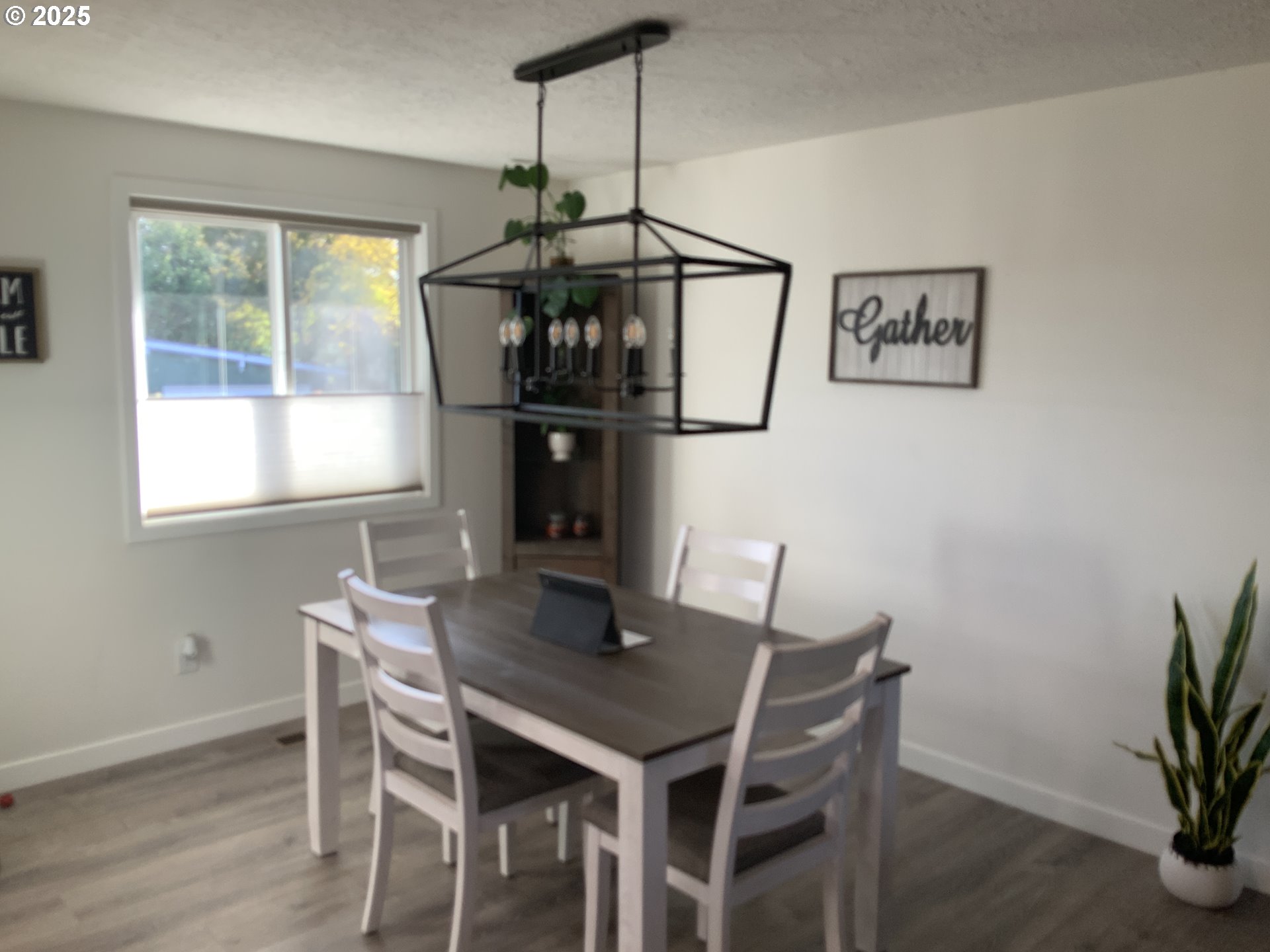 1427 Southwest 24th Street Troutdale, OR 97060 - Photo 3 of 29