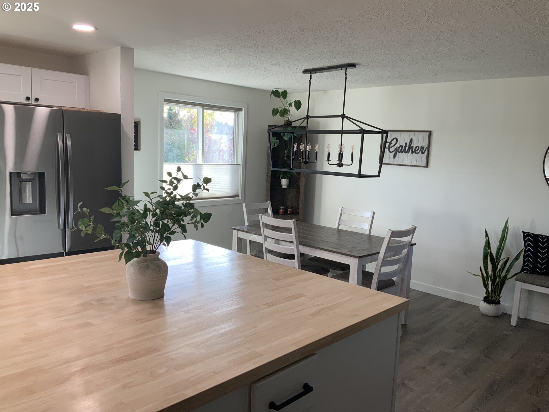 1427 Southwest 24th Street Troutdale, OR 97060 - Photo 7 of 29