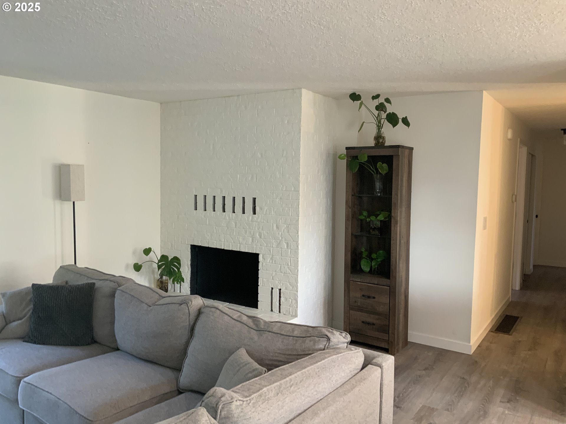 1427 Southwest 24th Street Troutdale, OR 97060 - Photo 9 of 29