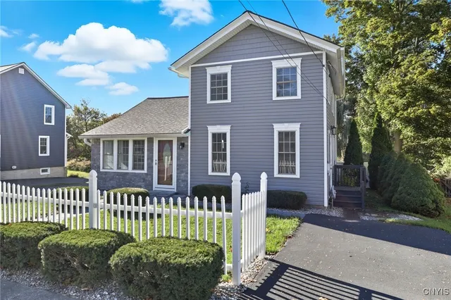 $289,900 | 293 Rochester Street, Avon, NY 14414