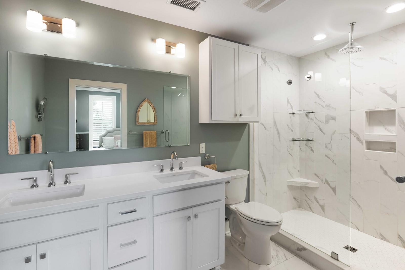 129 Bratton Circle Mount Pleasant, SC 29464 - Photo 26 of 53 Primary Bath