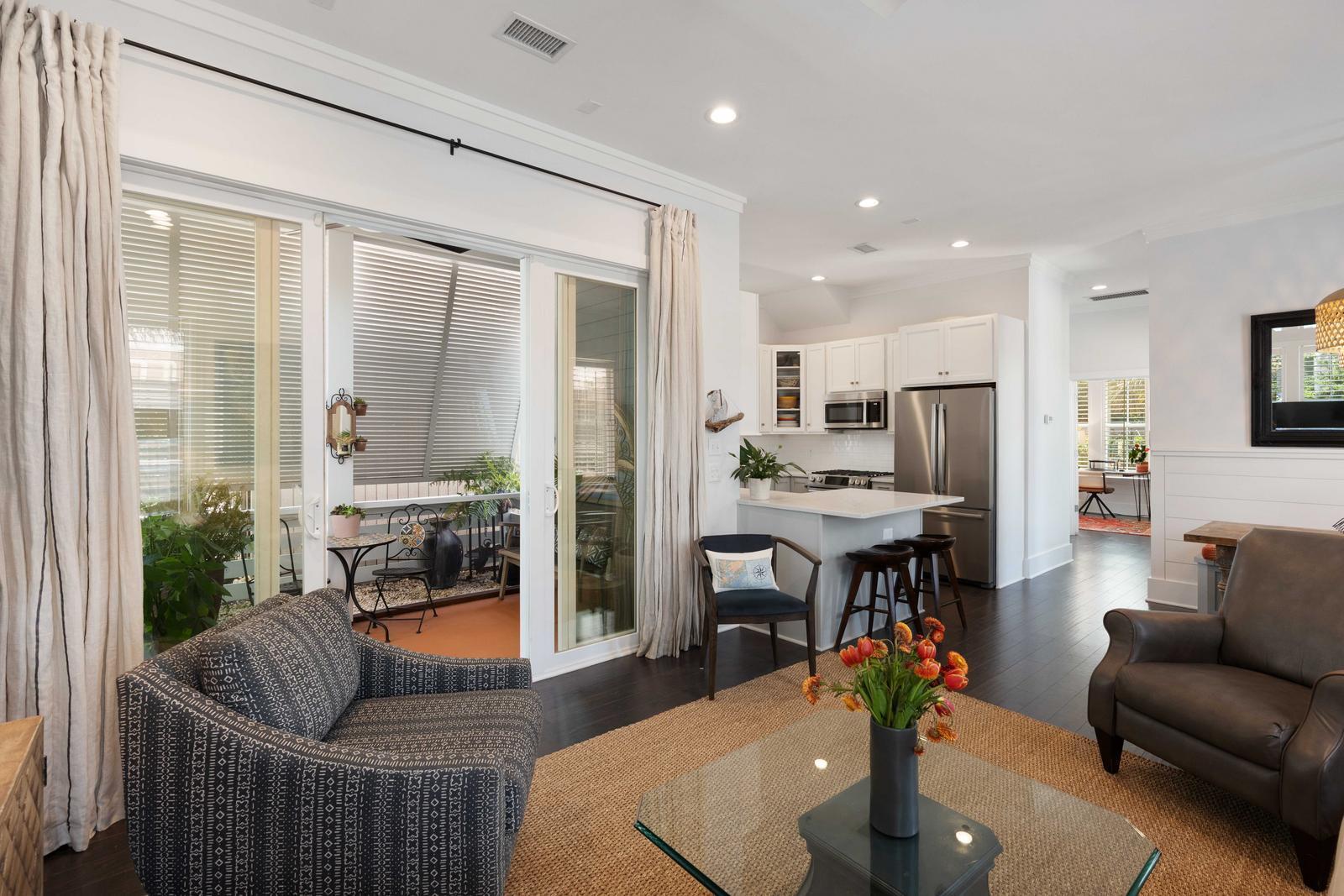 129 Bratton Circle Mount Pleasant, SC 29464 - Photo 9 of 53 Living