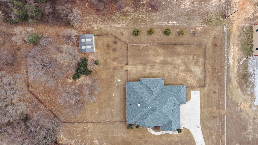 181 Fairview Court Decatur, TX 76234 - Photo 3 of 35