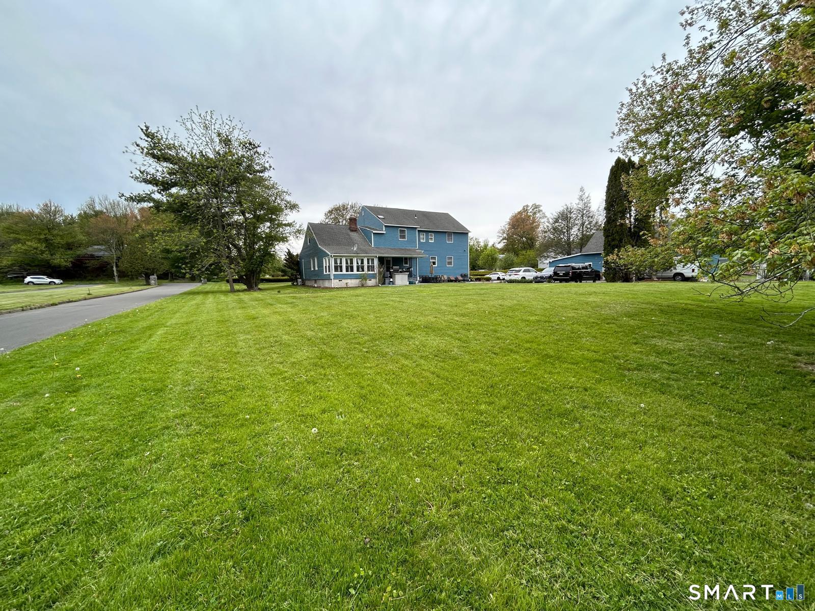 890 Daniels Farm Road Trumbull, CT 06611 - Photo 3 of 6