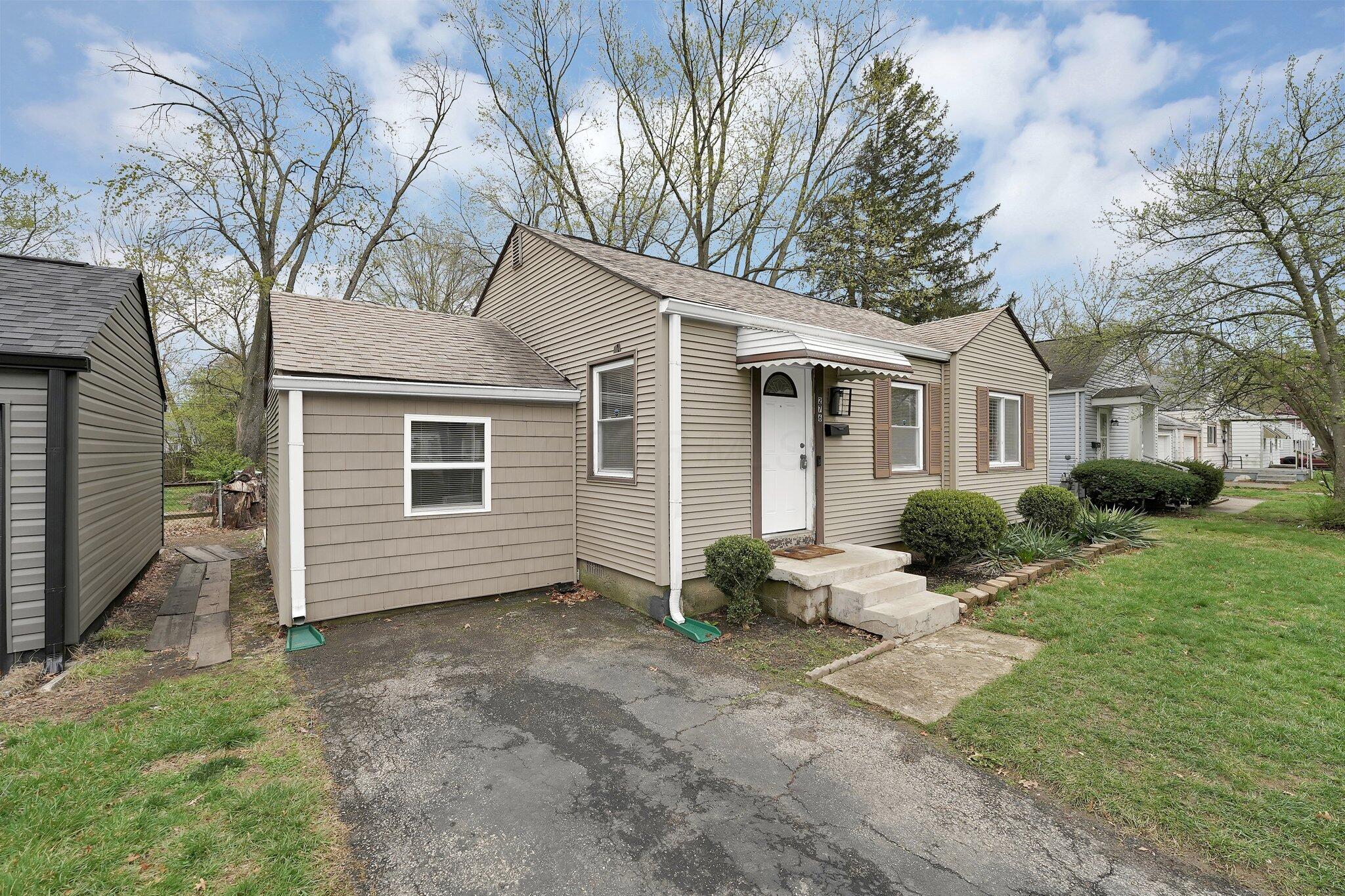 276 North Virginialee Road Columbus, OH 43209 - Photo 2 of 25 2-web-or-mls-276-n-virginialee-rd