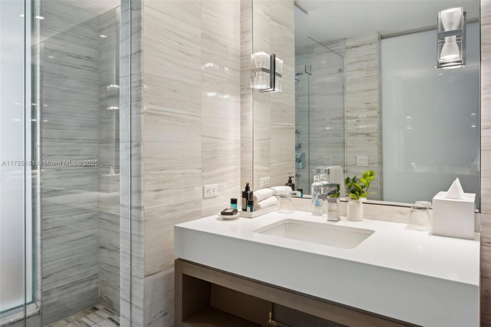 2201 Collins Avenue, Unit 336 Miami Beach, FL 33139 - Photo 11 of 34