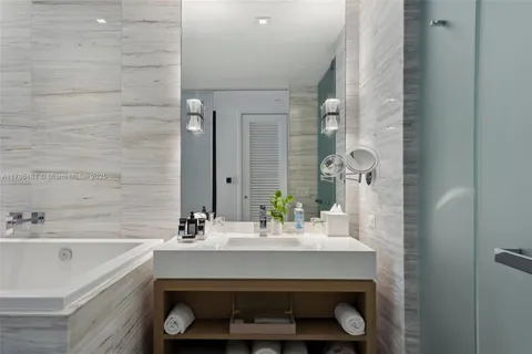 $1,150,000 | 2201 Collins Avenue, Unit 336, Miami Beach, FL 33139