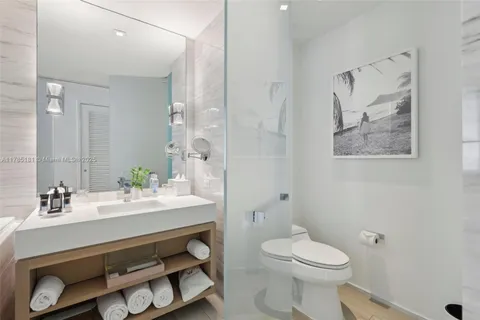 $1,150,000 | 2201 Collins Avenue, Unit 336, Miami Beach, FL 33139