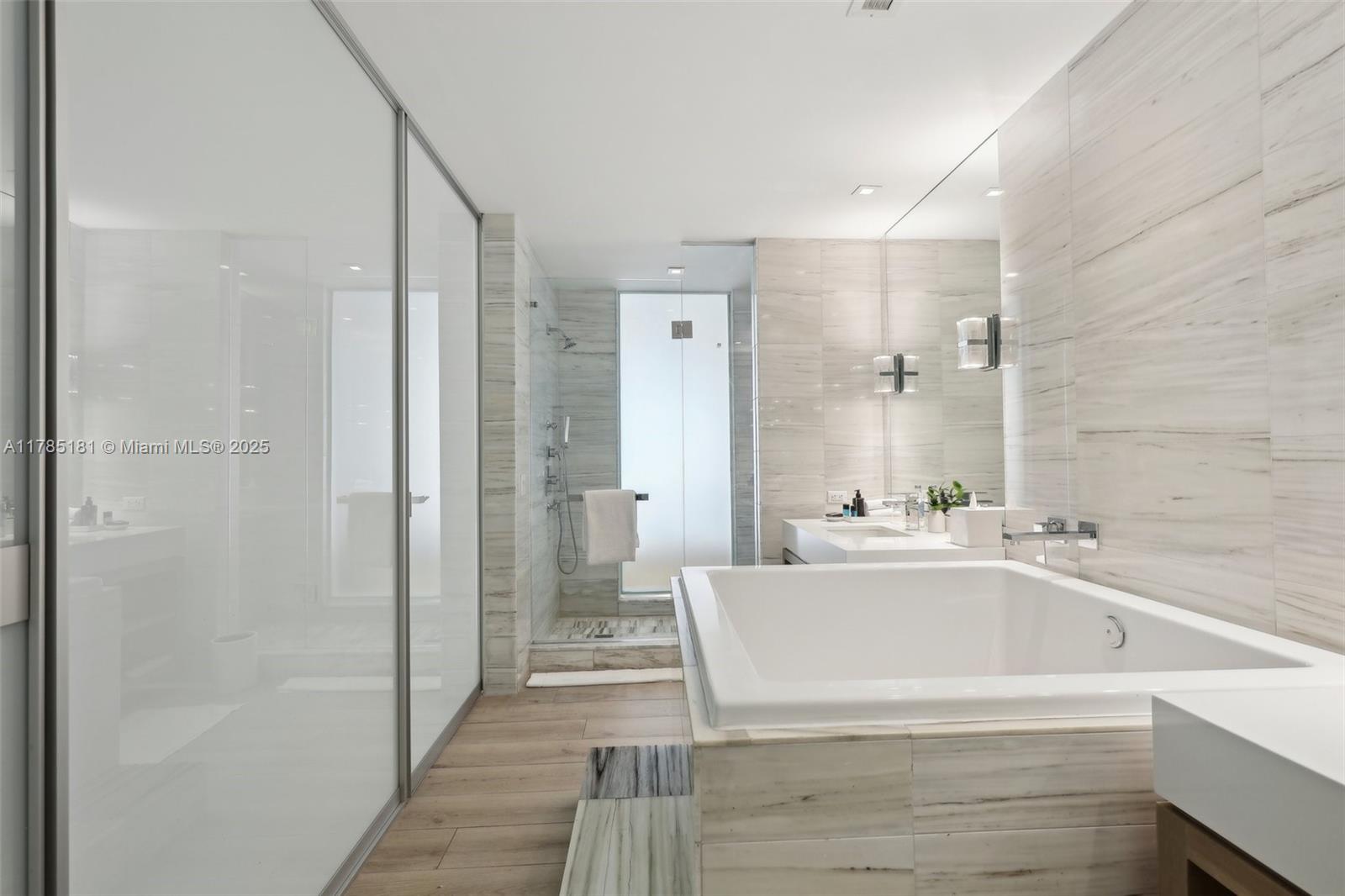 2201 Collins Avenue, Unit 336 Miami Beach, FL 33139 - Photo 15 of 34