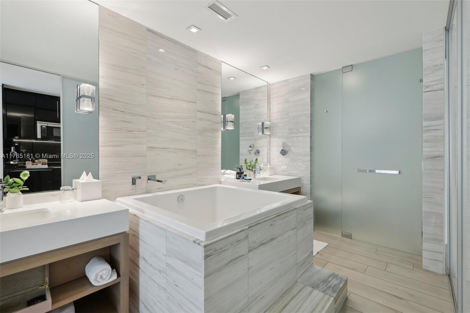 2201 Collins Avenue, Unit 336 Miami Beach, FL 33139 - Photo 16 of 34