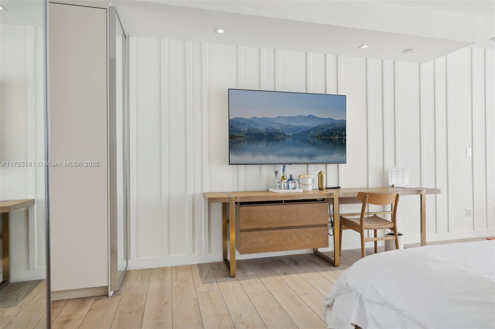 2201 Collins Avenue, Unit 336 Miami Beach, FL 33139 - Photo 21 of 34