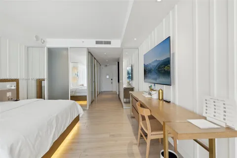 $1,150,000 | 2201 Collins Avenue, Unit 336, Miami Beach, FL 33139