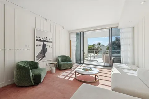 $1,150,000 | 2201 Collins Avenue, Unit 336, Miami Beach, FL 33139