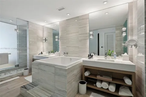 $1,150,000 | 2201 Collins Avenue, Unit 336, Miami Beach, FL 33139