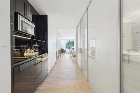 $1,150,000 | 2201 Collins Avenue, Unit 336, Miami Beach, FL 33139