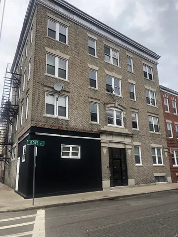 $2,200 | 142 Gove Street, Unit 3, Boston, MA 02128