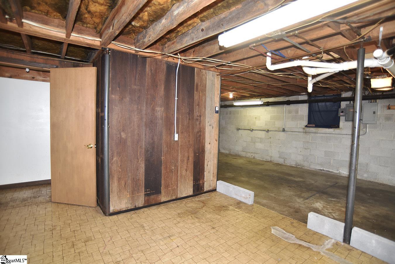 302 Memorial Drive Greer, SC 29650 - Photo 22 of 26 Gallery Image 22