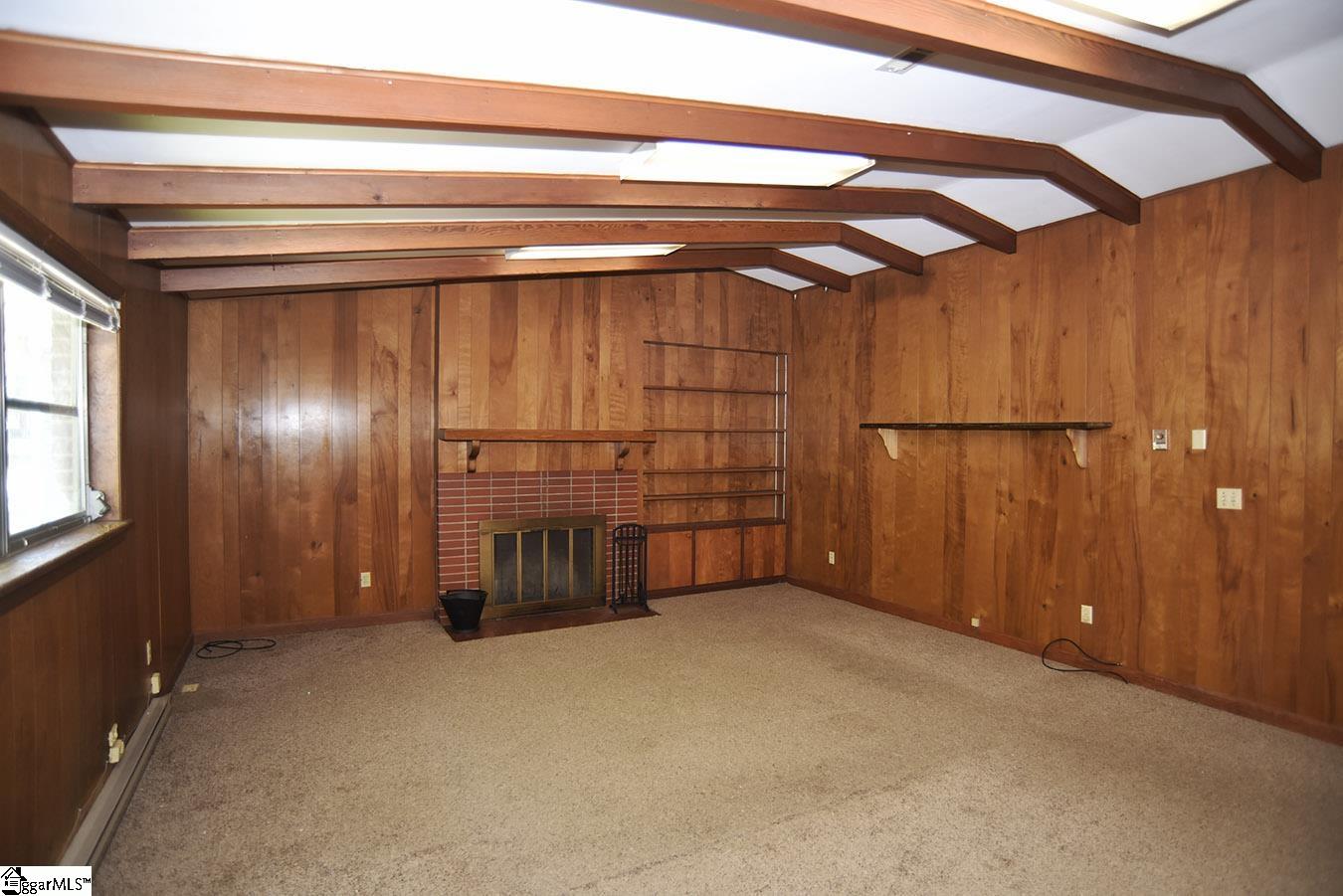 302 Memorial Drive Greer, SC 29650 - Photo 4 of 26 Gallery Image 4