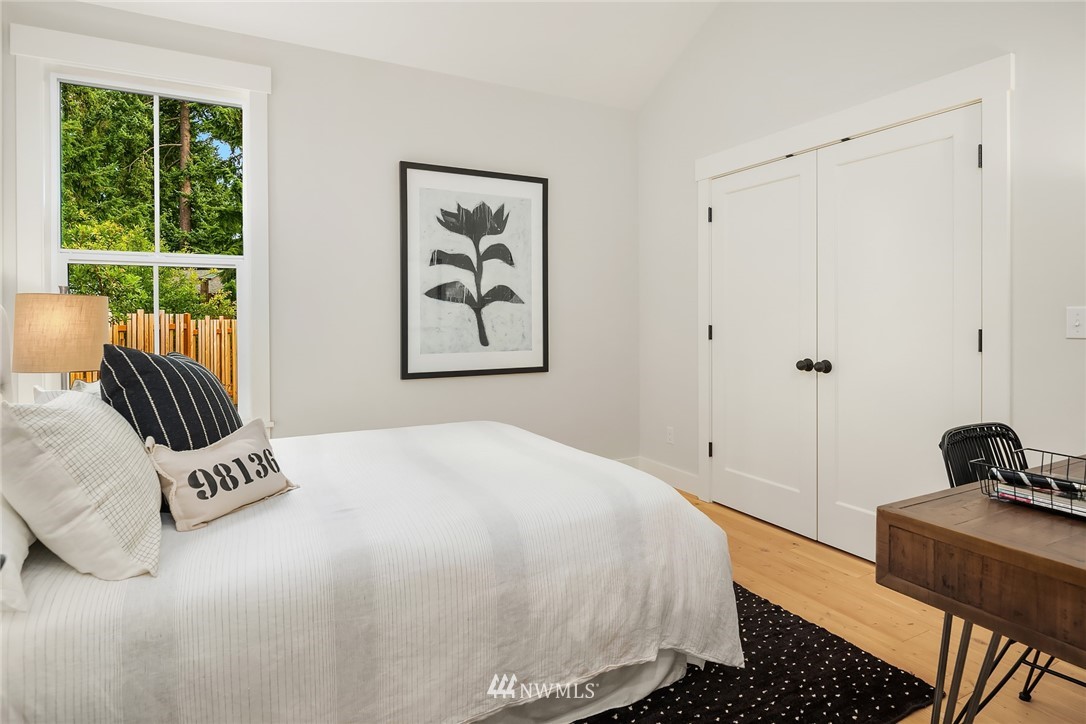 2327 Northeast 127th Street Seattle, WA 98125 - Photo 16 of 27