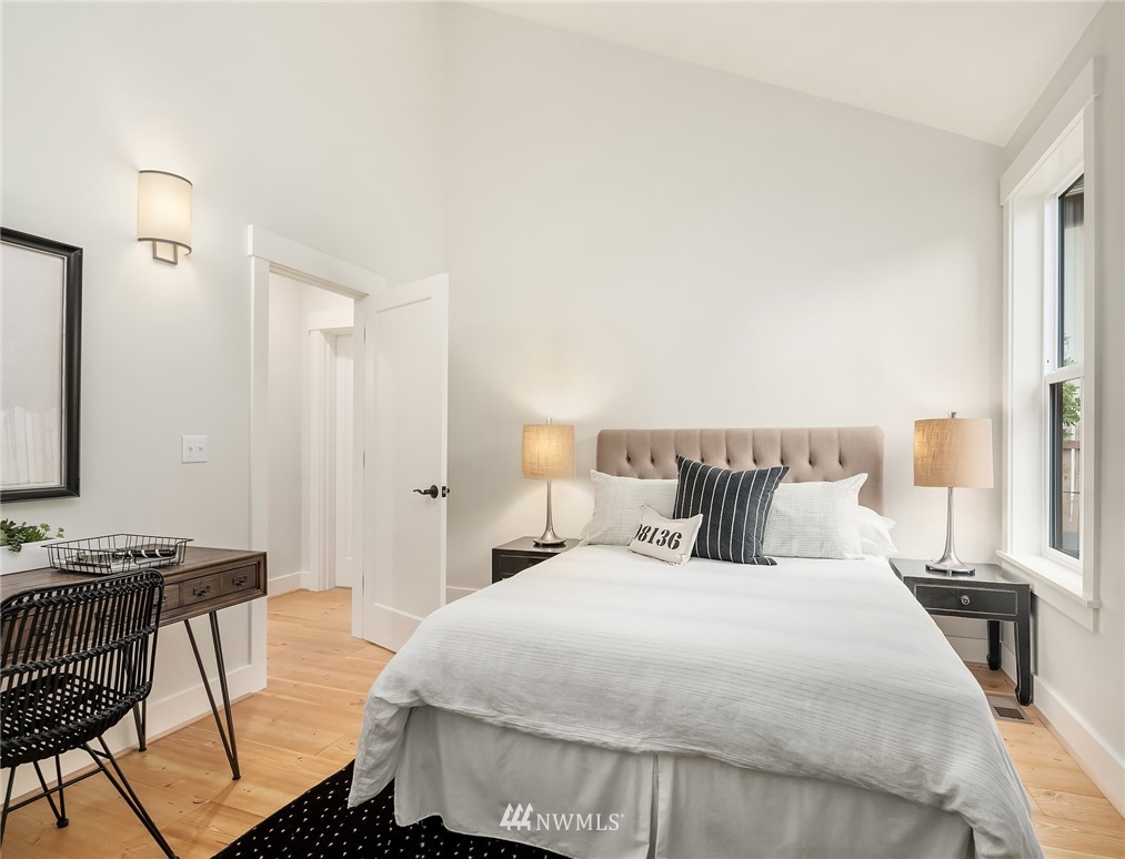 2327 Northeast 127th Street Seattle, WA 98125 - Photo 17 of 27