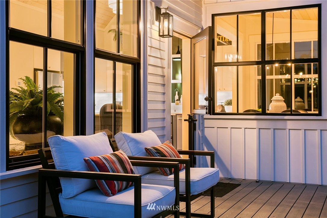2327 Northeast 127th Street Seattle, WA 98125 - Photo 18 of 27