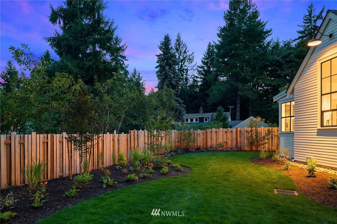 2327 Northeast 127th Street Seattle, WA 98125 - Photo 19 of 27