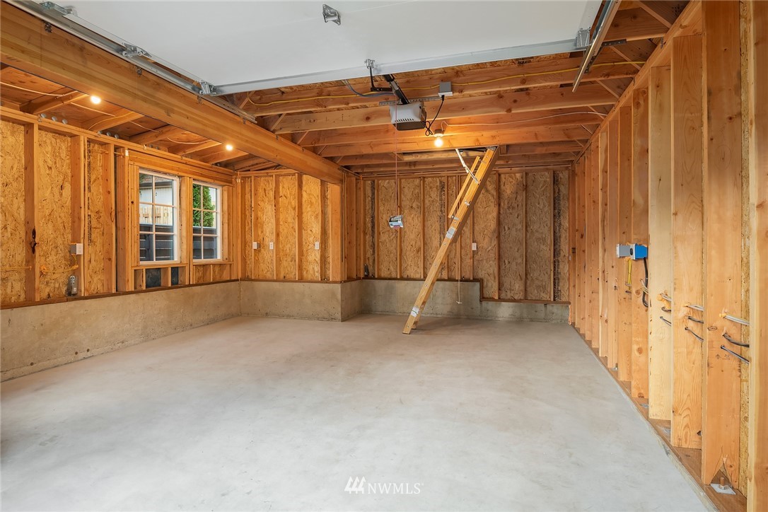 2327 Northeast 127th Street Seattle, WA 98125 - Photo 21 of 27