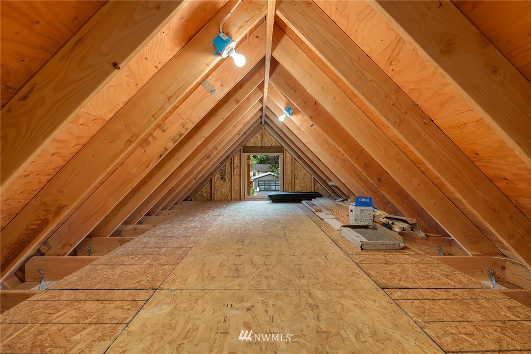 2327 Northeast 127th Street Seattle, WA 98125 - Photo 22 of 27