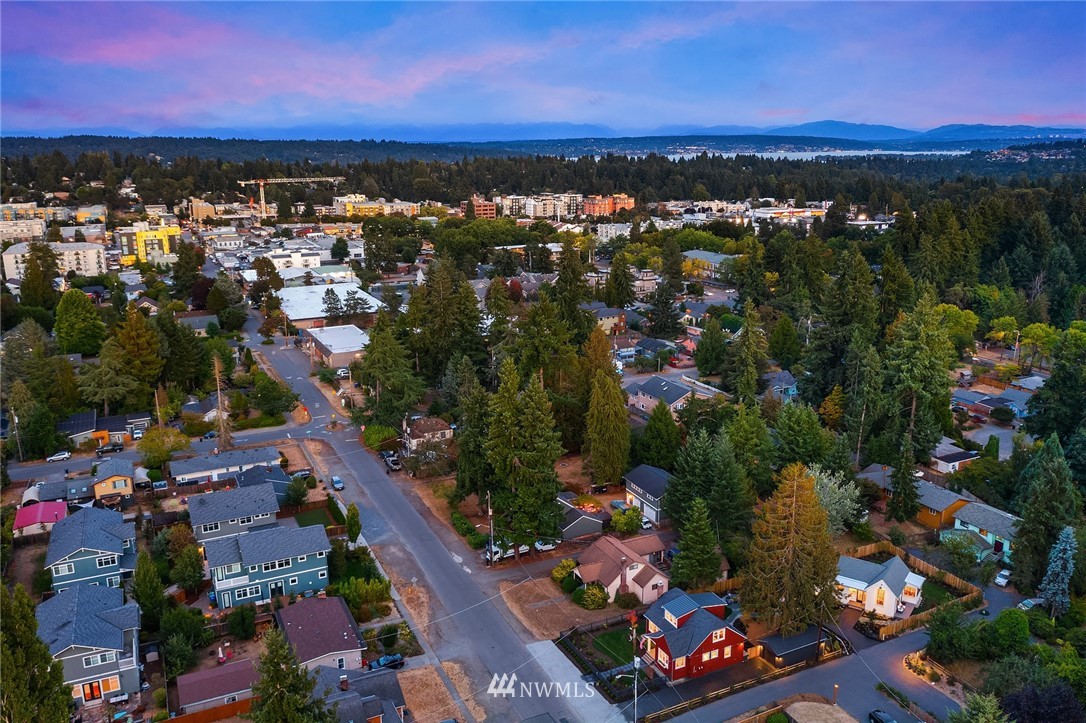 2327 Northeast 127th Street Seattle, WA 98125 - Photo 23 of 27