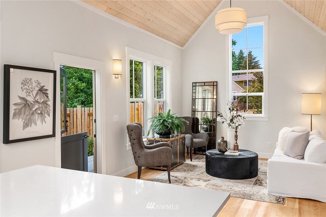 2327 Northeast 127th Street Seattle, WA 98125 - Photo 6 of 27