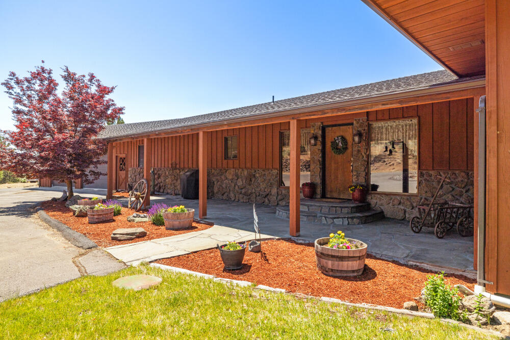 18610 Taylor Road Merrill, OR 97633 - Photo 2 of 90 18610TaylorRd-59