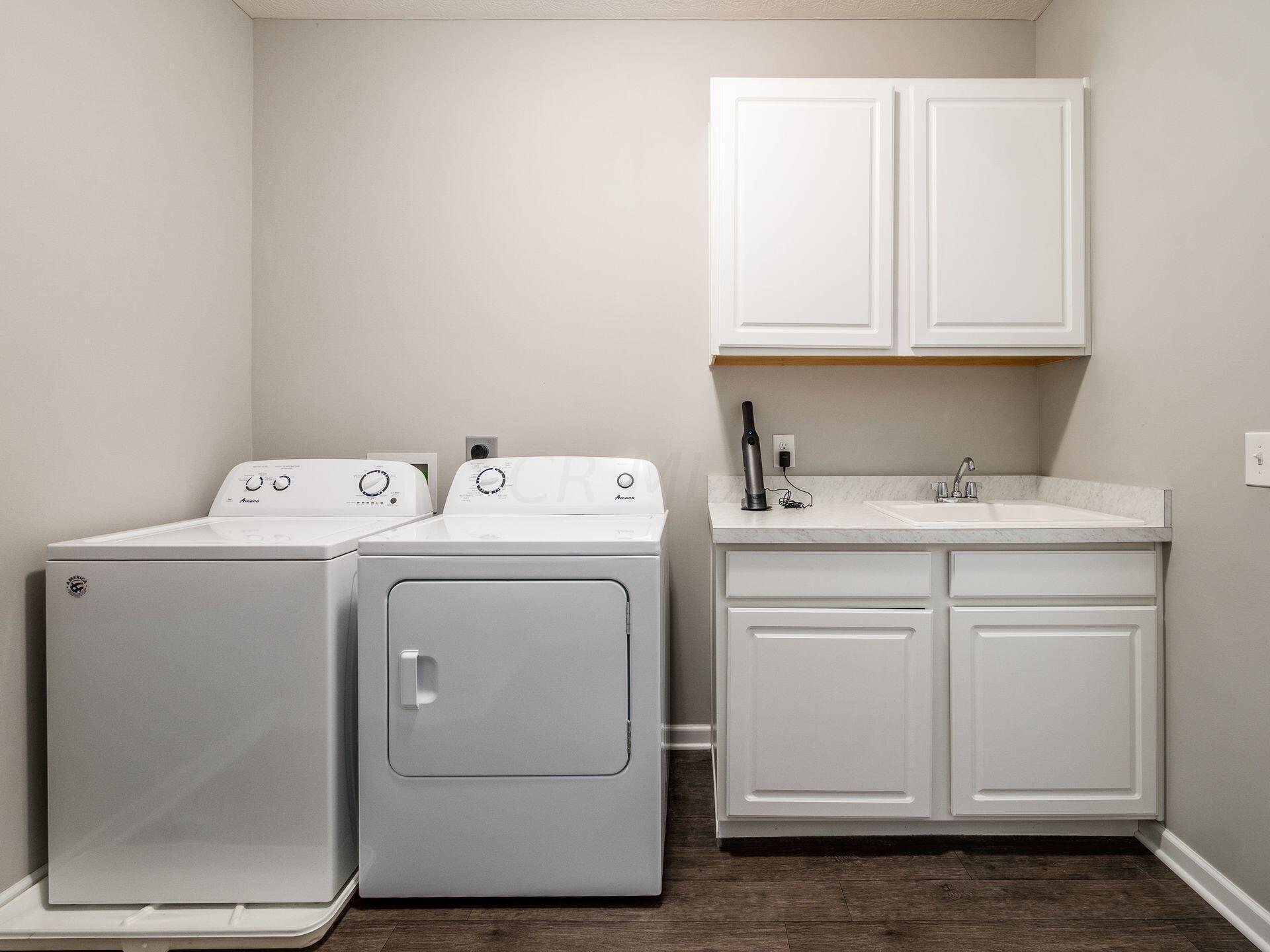 4567 Ruppert Trail Powell, OH 43065 - Photo 25 of 47 Laundry Room