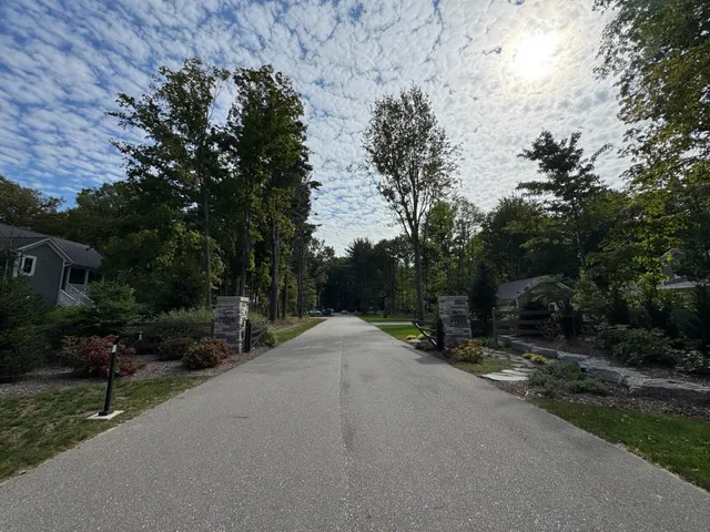 $1,980,000 | 76757 Wood Crst Court, South Haven, MI 49090