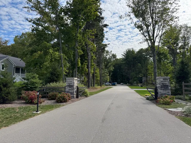 $1,980,000 | 76757 Wood Crst Court, South Haven, MI 49090