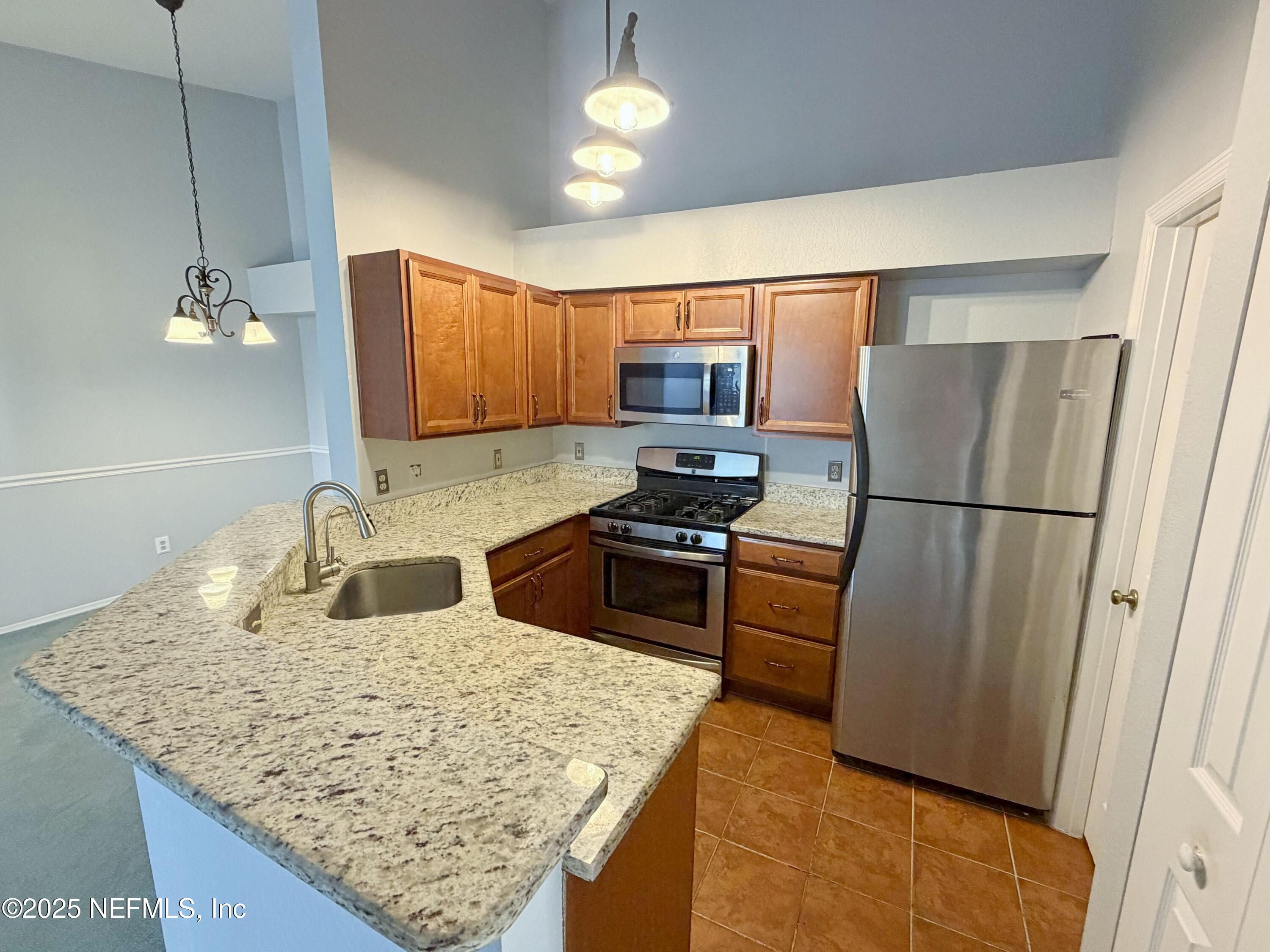 13810 Sutton Park Drive North, Unit 1021 Jacksonville, FL 32224 - Photo 5 of 18 Kitchen