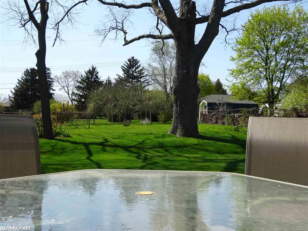 896 Grovecrest Rochester Hills, MI 48307 - Photo 39 of 43