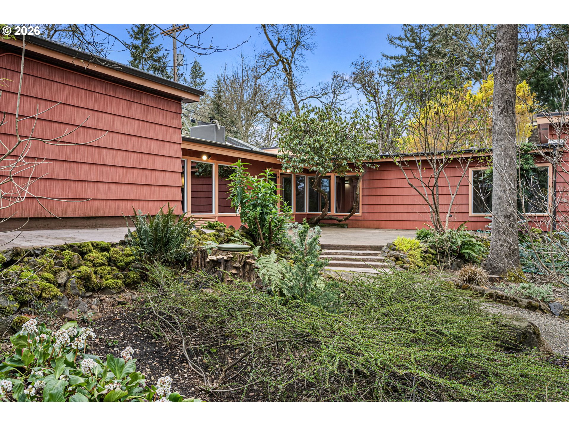 75 West 35th Place Eugene, OR 97405 - Photo 19 of 48 a view of house with backyard and garden